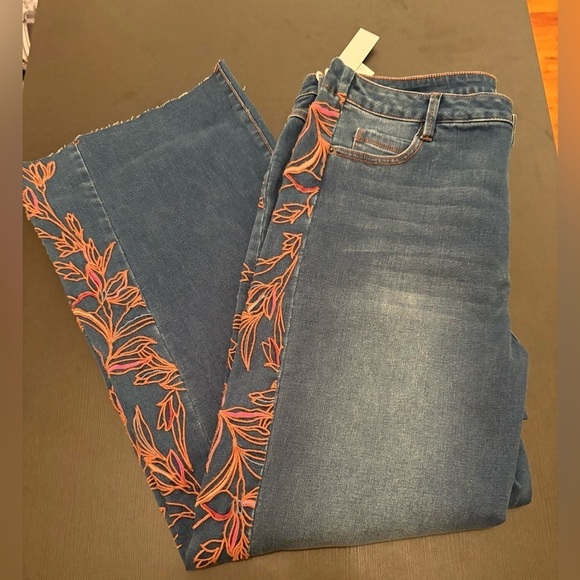 Tribal Women's Brooke High Rise Jeans with Side Embroidery Women’s Size 16 NWT - Picture 10 of 10